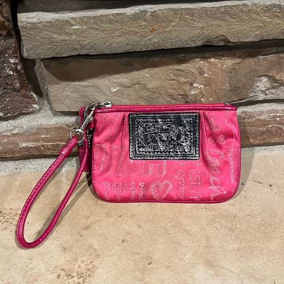 Coach Poppy Hot Pink Wristlet - Picture 1 of 6